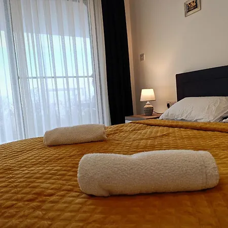 Two Bedroom With Large Terrace Διαμέρισμα