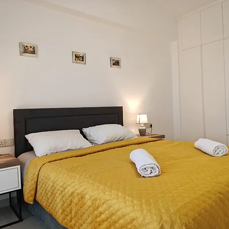 Apartment Two Bedroom With Large Terrace *