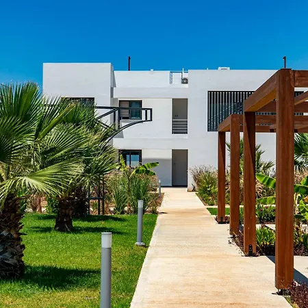 Two Bedroom With Large Terrace Apartment Kalogrea