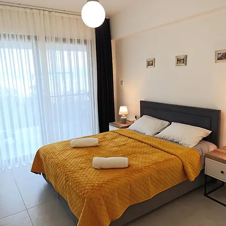 Apartment Two Bedroom With Large Terrace *